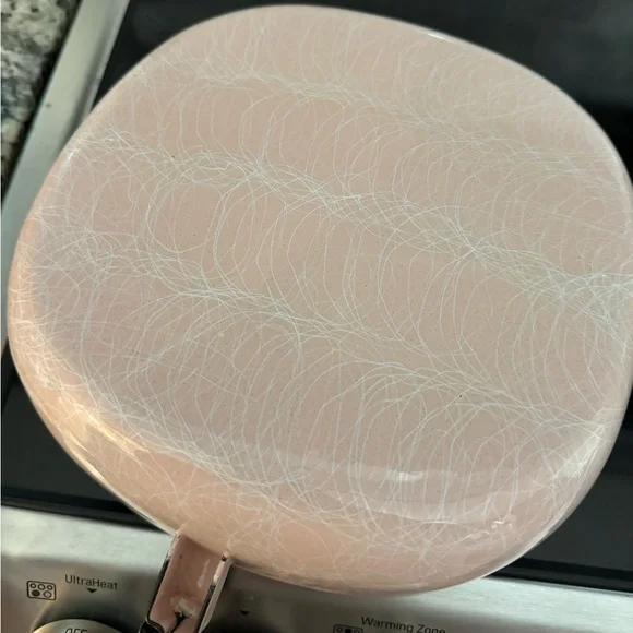 1950s Serendipity Pink and Black Spaghetti Enamel Frypan and Lid - Picture 4 of 8